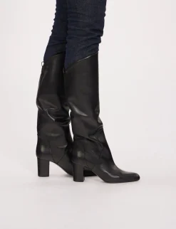 Fashion Ines de la Fressange Paris Black heel boot in calf leather