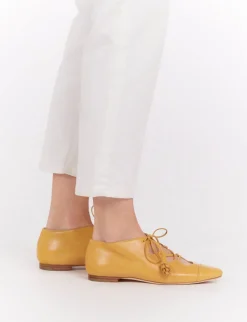 Shop Ines de la Fressange Paris Richelieu open yellow