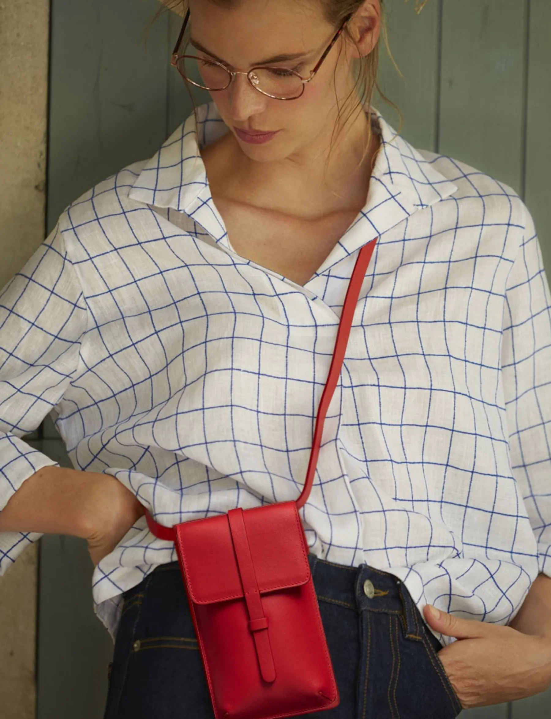 Flash Sale Ines de la Fressange Paris Smartphone bag Léonore red